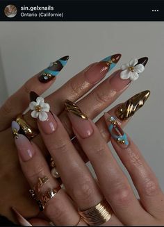 #nails#nailart#nailsofinstagram#naildesign#nailaddict#nailartaddict#nailswag#nailsnailsnails#nailsonfleek#nailsoftheday#unhas#unhasdegel #autumn #flowers #3d Nail Art Unique, Nail Art Autumn, Nail Art Pastel, Paradise Nails, Accent Nail Art, Gold Accent Nail, Nails Collection, Girly Acrylic, 2024 Nails