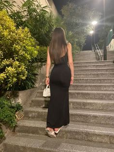 Tight Black Dress, Long Skirt Outfits, Casual Day Outfits, Causual Outfits, Foto Ideas Instagram, Instagram Photo Inspiration, Long Black Dress, Cute Selfie Ideas