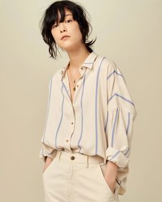 BOTAN Whiblue | Chemise | SESSÙN Site Officiel Masc Fashion, Twill Shirt, Women's Wardrobe, Designer Outfits Woman, Designing Women, Clothing Brand, White Stripe, Shirt Blouses, Blue White