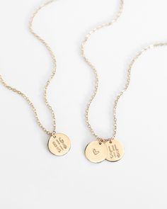 "𝗘𝗮𝘀𝘆 𝗧𝗼 𝗦𝘁𝘆𝗹𝗲, 𝗠𝗮𝗱𝗲 𝗧𝗼 𝗟𝗮𝘀𝘁 Our classic 1/2\" necklaces are easy to layer, elegant, and ready to be personalized with your most special sentiments, moments, and memories! Created to last a lifetime, these necklaces will remain evergreen even as the years and trends come and go. 𝗠𝗮𝘁𝗲𝗿𝗶𝗮𝗹𝘀 𝗪𝗲 𝗨𝘀𝗲 This necklace is made entirely with sturdy 14k yellow gold filled, 14k rose gold filled, or sterling silver pieces. It is safe to wear in the shower, but we recommend a Big Sis And Lil Sis, Breastfeeding Necklace, Bead Bar Necklace, Little Sister Gifts, Gold Disc Necklace, Lil Sis, Wichita Ks, Special Words, Big Sis