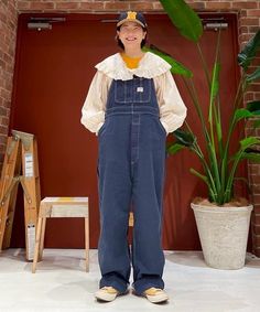 Overalls Outfit Winter, Maximalist Outfits, Tomboy Look, Daily Fashion Inspiration, Shoes With Jeans, Spring Summer Outfits, Asian Fashion, Comfortable Fashion, Daily Fashion