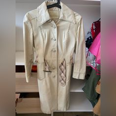 70’s Vintage White Leather Coat Size Xs Vintage Jackets, Vintage Jacket, Leather Jackets, Leather Coat, White Leather, White Vintage, Vintage Ladies, Color White, Jackets & Coats