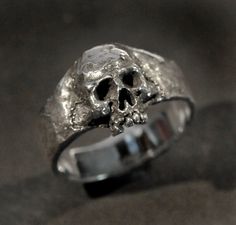 Small Skull Ring,Skull Ring,Women's Skull Ring, Silver Skull Ring Rocker Rings, Pirate Ring, Goth Ring, Sterling Silver Skull Rings, Fire Jewelry, Mens Skull Rings, Skull Rings, Silver Skull Ring, Small Skull