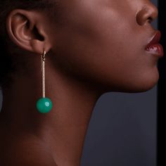 Model Wearing Chrysoprase Diamonds Yellow Gold Earrings 3d Printed Necklace, 3d Printed Earrings, Imperial Jade, Yellow Gold Earrings, Precious Jewels, Mesh Bracelet, Yellow Gold Earring, Fine Jewellery Necklace, Fine Jewellery Earrings