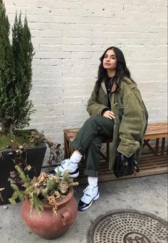 Grunge Winter Outfits Cold, Grunge Winter Outfits, Danie Sierra, Bts Vogue, Grunge Outfits Winter, Grunge Winter, Outfits Cold, Winter Outfits Cold, Jordan Outfits