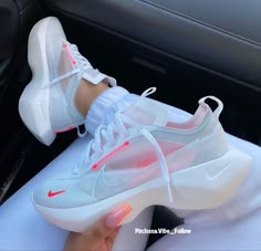 Nike Vista Lite, Nike Air Shoes, Shoes Sneakers Nike, Fresh Shoes, Cute Sneakers, Cute Nikes, Hype Shoes, Aesthetic Shoes, Swag Shoes