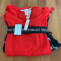 Nwt Victoria’s Secret The Lounger Pj Pajama Set Red Party Penguin Size : Xsmall Red Party, Women's Intimates, Victoria’s Secret, Penguins, Pajama Set, Black Red, Victoria's Secret, Pajamas, Black And Red