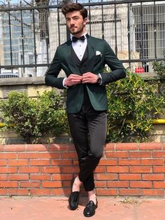 Bestmen Suits, Dark Green Suit Men, Quinceanera Chambelanes, Grad Suits, Couple Dressing, Dark Green Suit, Suits Green