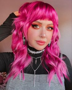 Pink Hair With Bangs, Fuschia Hair, Pink Wigs, Hot Pink Hair, Cream Hair, Semi Permanent Hair Color, Your Pretty