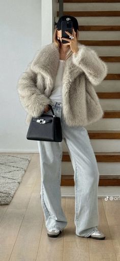 Easy Cold Weather Outfits, Gray Faux Fur Coat Outfit, Glamour Winter Outfit, Beige Fur Jacket Outfit, Fur Jacket Outfit Aesthetic, Black Fur Vest Outfit Winter, Cream Fur Coat Outfit, Prada Monolith Boots Outfit