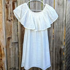 Size: X-Small Color: White New With Tags! Lined Perfect Beach Dress Shell: 100% Cotton Lining: 100% Polyester Pit To Pit: Approx. 15.5" Shoulder To Hem: Approx. 29.5" All Reasonable Offers Are Welcomed And Considered Same/Next Day Shipping (25) Summer Cotton Off-shoulder Dress, Off-shoulder Cotton Mini Dress For Beach, Cotton Off-shoulder Mini Dress For The Beach, Off-shoulder Cotton Dress For Brunch, Cotton Off-shoulder Dress For Brunch, Cotton Off-shoulder Dress For Daywear, Off-shoulder Cotton Vacation Dress, Cotton Off-shoulder Vacation Dress, Off-shoulder Cotton Dress For Vacation