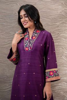 Raw Silk Kurta Designs Women, Overlapping Kurti Designs, High Neck Kurti Design, Purple Kurti, Designer Sharara, Kurta And Palazzo, Velvet Embroidery, Kurti Embroidery, Embroidery On Kurtis