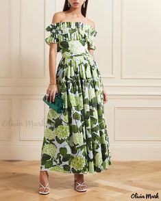 Olivia Mark -  Exquisite Sleeveless Maxi Dress with V-neck, Empire Waist, and Delicate Floral Embroidery Boat Neck Midi Dress, Look Jean, Printed Summer Dresses, High Waist Dress, Floral Print Maxi Dress, Floral Print Maxi, Maxi Dress Green, Vestido Casual, Basic Outfits