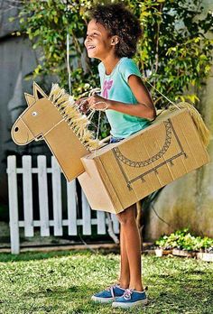 Cardboard Box Crafts, Cardboard Toys, Activities For Boys, Easy Crafts For Kids, Cardboard Crafts, Halloween Costumes For Kids, Diy Toys, Cardboard Box