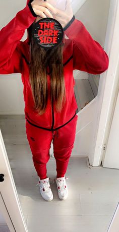 Tute Sportive Outfit, Red Outfits For Women, Cute Clothing Stores, Nikes Girl, Nike Tech Fleece, Red Nike