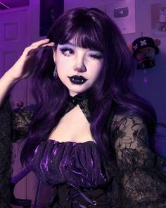 Celeberty Halloween Costume, Elissabat Costume Ideas, Dress Like A Vampire, Monster High Cosplay Elissabat, Elissabat Halloween Costume, Elissabat Monster High Costume, Ellisabat Outfit, Spectra Vondergeist Cosplay, Halloween Costume Purple Hair