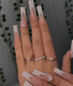 White Acrylic Nails Ideas Art Designs, Long Graduation Nails, Simple Nail Designs Long Nails, Prom Nails Acrylic Classy White, Nail For Graduation, Graduation Nail Ideas Acrylic, White Glitter Nails Acrylic, White Nail Designs Square, White Grad Nails