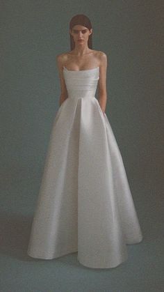 Mode Coachella, Robes Glamour, Alex Perry, Wedding Dresses Corset, Dream Wedding Ideas Dresses, Strapless Gown, Wedding Dress Inspiration, Dream Wedding Dresses, Wedding Looks