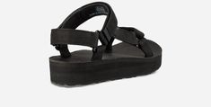 Midform Universal Leather Teva Midform, Popular Sandals, Teva Flatform, Teva Sandals, Leather Industry, Sandal Online, Low Wedges, Sports Luxe, Festival Wear