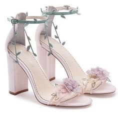 Shoes With Flowers, Hak Tinggi, Flower Heels, Gaun Fashion, Perfect Heels, Blush Bridal, Shoe Crafts, Party Heels