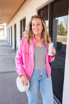 Pretty in pink all season long. This bright pink lightweight jacket will add a pop of color to any outfit. Style it with your favorite tank and jeans this spring and beyond. Model is 5'6", size 34C bust, and shown wearing a size medium Fit is true to size Dark Pink Jacket Outfit, Dark Pink Jacket, Pink Jacket Outfit, Cozy Winter Fashion, Date Night Fashion, Night Fashion, Bubble Gum Pink, Style Inspiration Spring, Flower Bird