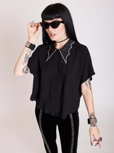 Bat Collar Top Goth Mom Aesthetic, Vintage Goth Outfits, Corporate Alternative Fashion, Corporate Goth Plus Size, Goth Teacher Outfits, Lawyer Chic, Alternative Office Fashion, Classy Goth Outfits, Mid Size Alternative Fashion