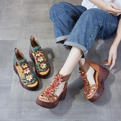 Gender: Women Item Type: Women Shoes Main Material: Cow Leather Style: Casual, Classic Season: Summer Heel Type: Platform Upper Material: Cowhide Outsole Material: Rubber Insole Material: Pigskin Heel Height: High Heel (7 cm) Color: Green, Brown Size:35,36,37,38,39,40 Size Length cm inch 35 22.5 8.86 36 23 9.06 37 23.5 9.25 38 24 9.45 39 24.5 9.65 40 25 9.84 Thick Bottom Sandals, Floral High Heels, College Outfits Summer, Summer Heels, Heels High, Leather Floral, Ethnic Style, Fall Outfits Women, Summer Outfits Women