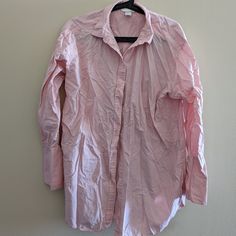 H&M Pink Button Down With French Cuffs Cute Pink Oxford Style Button Down Shirt With Long Sleeves Size 14 Washed Never Worn Please Reach Out With Any Questions You Have. I Am Always Happy To Create Bundles Upon Request. All Items Kept In A Smoke-Free, Pet-Friendly Environment. H&m Long Sleeve Shirt For Daywear, Roll-up Sleeves Button-up Shirt For Daywear, Long Sleeve Shirt With Button Closure For Daywear, H&m Shirt With Button Closure For Daywear, Classic H&m Blouse With Button Closure, H&m Long Sleeve Shirt For Work, Spring Daywear Button-up Shirt, H&m Relaxed Fit Button-up Blouse, Classic Spring Blouse By H&m