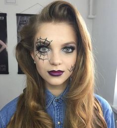 Easy Halloween Makeup Looks, Halloween Makeup For Kids, Maquillage Halloween Simple, Easy Halloween Makeup, Halloween Makeup Clown, Halloweenský Makeup, Halloween Make-up Looks, Creepy Halloween Makeup, Cute Halloween Makeup