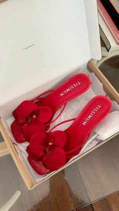 Heel Aesthetic, Pretty Heels, Flower Heels, Fashion Flowers, Summer Heels, Heels Fashion