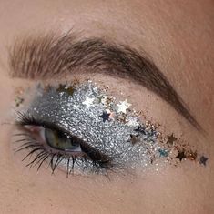 Alien Make-up, Sam Chapman, Fashion Editorial Makeup, Rock Makeup, Alien Makeup, Lovely Makeup, Glitter Eye Makeup, Pantomime, Shadow Art