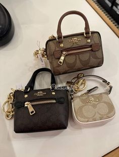 Expensive Bag, Handbag Essentials, Bag Obsession, Bags Coach, Jewelry Accessories Ideas, Girly Accessories