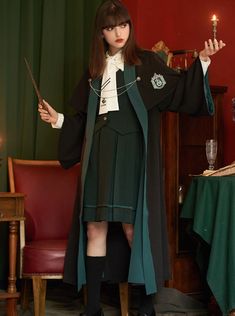 ❤︎Magical Girl Class Cloak❤︎ Slytherin Uniform Female, Slytherin Uniform, Slytherin Fashion, Hogwarts Uniform, Hogwarts Outfits, Magic Clothes, Harry Potter Cosplay, Harry Potter Costume, Harry Potter Outfits