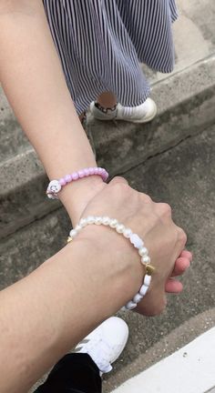 "This dainty MOMMY & DAUGHTER matching bracelet set is the cutest accessory ever! It is the best way to show off the ❤️love between you and your little girl! Each bracelet comes with a 24K heart bead and 24k gold beads AND a happy 😄 face bead to tell everyone how lucky you are to be a mom! Of course, you can have any names/words on the bracelets! 💝Add an extra charm or 2 for a low price of $1 each - https://etsy.me/36LE9om 💗We offer gift wrapping option with a nice jewelry box and make th Mini Bracelet, Daughters Day, Comfort Gifts, Daughter Jewelry, Moms Bracelet, Baby Bracelet, Baby Jewelry, Personalized Bracelets, Photo Bracelet