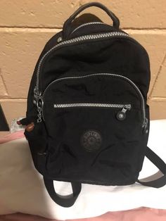 Kipling Backpack Aesthetic, Mochila Aesthetic, Mochila Nike, Kipling Backpack, Stylish School Bags, Aesthetic Backpack, School Materials, Kipling Bags, Stationary School