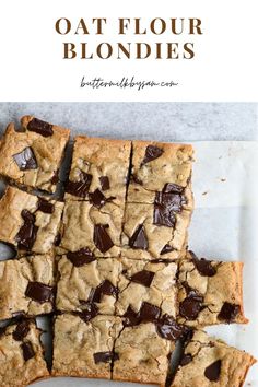 oat flour blondies with dark chocolate chunks Oat Flour Blondies, Desserts With Oats, Oat Flour Cookies, Oat Flour Recipes, Blondie Bar, Blondies Recipe, Gf Baking, Chocolate Chip Cookie Bars, Oat Bars