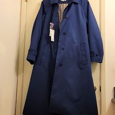 Nwt Uniqlo Single Breasted Rain Trench Long Coat Oversized With Burberry-Esque Two In One Jacket Removable Vest Fully Lined New With Tag. Women's "S, Bust 33-35 Inch" Body: 67% Cotton, 33% Polyester Original Owners. Clean, Smoke-Free And Pet-Free Home. I Only List New Or Gently Used Familiar Brand Name Items. Thank You For Looking! Reasonable Offer Welcomed! Please Consider Poshmark Deducts 20% Commission And Shipping Fees Are Charged By And Go Directly To Poshmark. Navy Oversized Outerwear For Work, Oversized Navy Outerwear For Work, Blue Long Sleeve Raincoat For Rainy Weather, Uniqlo Trench Coat, Winter Weatherproof Blue Raincoat, Blue Weatherproof Winter Raincoat, White Rain Jacket, Uniqlo Shorts, Uniqlo Jackets