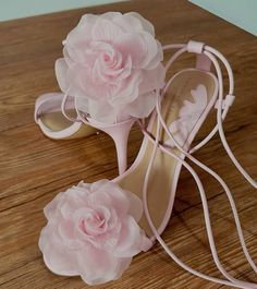 Hoco Heels, Painted Boots, Designer Wedges, Flower Heels, Random Fashion, Birthday Fits, Flower Shoes, Fun Heels, Leather Flower