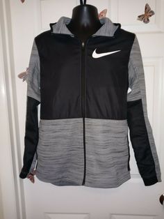 *RARE *Nike Therma Winterized Dri-Fit Basketball Hoodie Men Size SM. Basketball Hoodie, Rare Nikes, Hoodie Men, Boys Hoodies, Nike Jacket, Dri Fit, Hoodies Men, Active Wear, Basketball