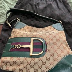 Selling Vintage Gucci Bag .. Has A Few Wear And Tear On The Back Of The Bag .. Cute Bag . Vintage Gucci Bag, Gucci Vintage Bag, Bags Vintage, Bag Cute, Gucci Bags, Cute Bag, Vintage Gucci, Gucci Bag, Shoulder Bags