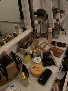 Bianca Core, Beauty Shelf, Diy Photo Book, Makeup Bag Essentials, Makeup Is Life, Girl Cooking, Winter 22, Messy Room, Make Up Your Mind