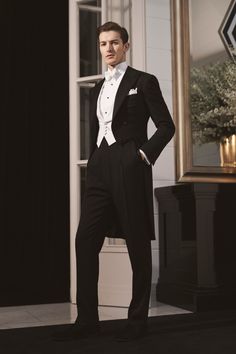 Ralph Lauren Fall 2020, Black Tie Aesthetic, Tie Aesthetic, White Tie Dress, Evening Suit, Ralph Lauren Fall, Ralph Lauren Menswear, Vogue Russia, Ralph Lauren Purple Label