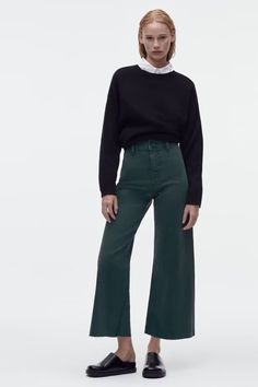 Style: Casual Fit: Loose Fabric: Denim Pattern: Solid Element: Pocket,Zipper Rise: High Rise Product Type: Wide Leg Pant Length: Full Main Composition: Cotton Season: Spring/Summer/Fall Chic Green Denim Jeans, Chic Green Jeans For Fall, Zara Marine Jeans, Marine Straight Jeans, High Waist Straight Jeans, Woman Jeans, Denim Patterns, Spring Women, Zara Woman