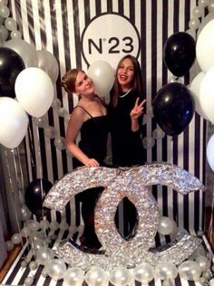 Mis 25 años Chanel Inspired Party, Birthday Party Pictures, Backdrop Pictures