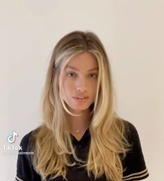 Beachy Layers For Long Hair, Layered Thinning Hair, 90s Inspired Haircut Long, Face Framining Layers, Blonde Hair Long Layers Face Framing, Long Blonde Blowout Hair, Long Haircut Blonde Straight, Sultry Haircuts, Thick Hair Long Layers Face Framing