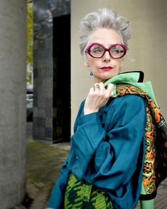 Eclectic Outfits For Women, Eclectic Outfits, Glasses Outfit, Hair And Makeup Tips, Blue Glasses, Advanced Style, Ageless Style, Eclectic Fashion, Aging Gracefully