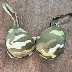 New Without Tags. Victorias Secret Camo Size 32dd Bra. Never Worn. Didn’t Fit And I Threw Away The Tags And I Couldn’t Return It. Lined In Barbie Pink. Camo Bra, Women's Intimates, Camo, Victoria's Secret, Bra, Tags, Halloween, Green, Pink