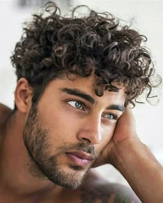 Men’s Short Messy Hair, Hispanic Men Curly Hair, Medium Curly Haircuts Men, Italian Hairstyles Men, Hair Design For Men, 80s Hairstyles Male, Hairstyles For Long Hair Men, Short Curly Hairstyles Men, Italian Hairstyles