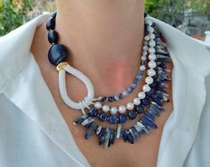 Chunky Necklaces Statement, Statement Gemstone Necklace, Diy Statement Necklace, Bold Bohemian, Bright Necklace, Sodalite Necklace, Blue Statement Necklace, Necklace Mom, Modern Necklace