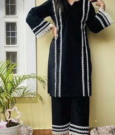 Black Lace Dress Pakistani, Straight Plazo, Pakistani Suit Design, Black Suit Designs, Umbrella Sleeves, Pakistani Kurti